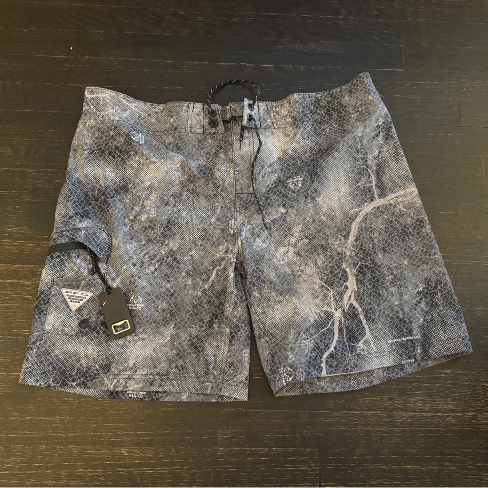 Columbia Men's Black and Gray Swim Board Shorts
